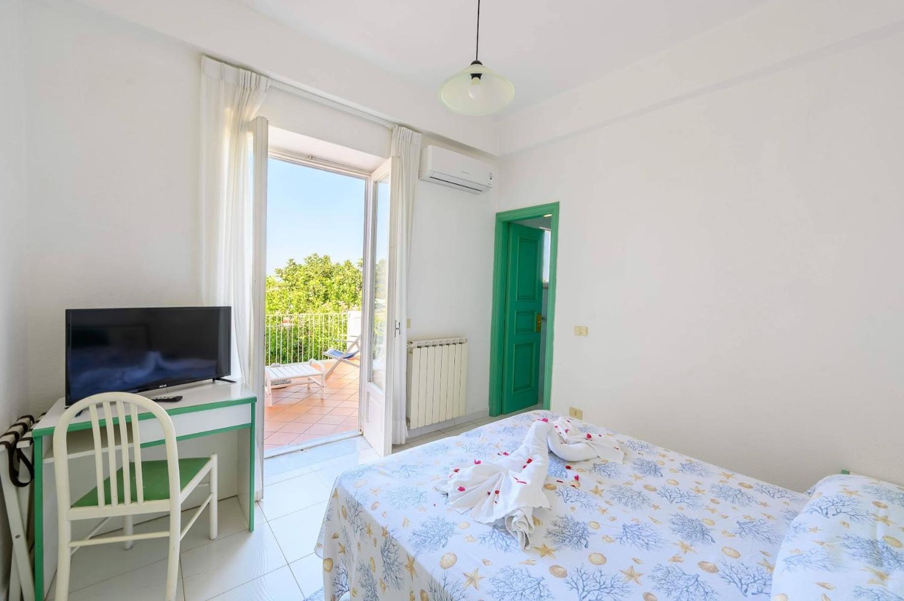 Av Club Terme Colella Hotel Forio  Bagian luar foto