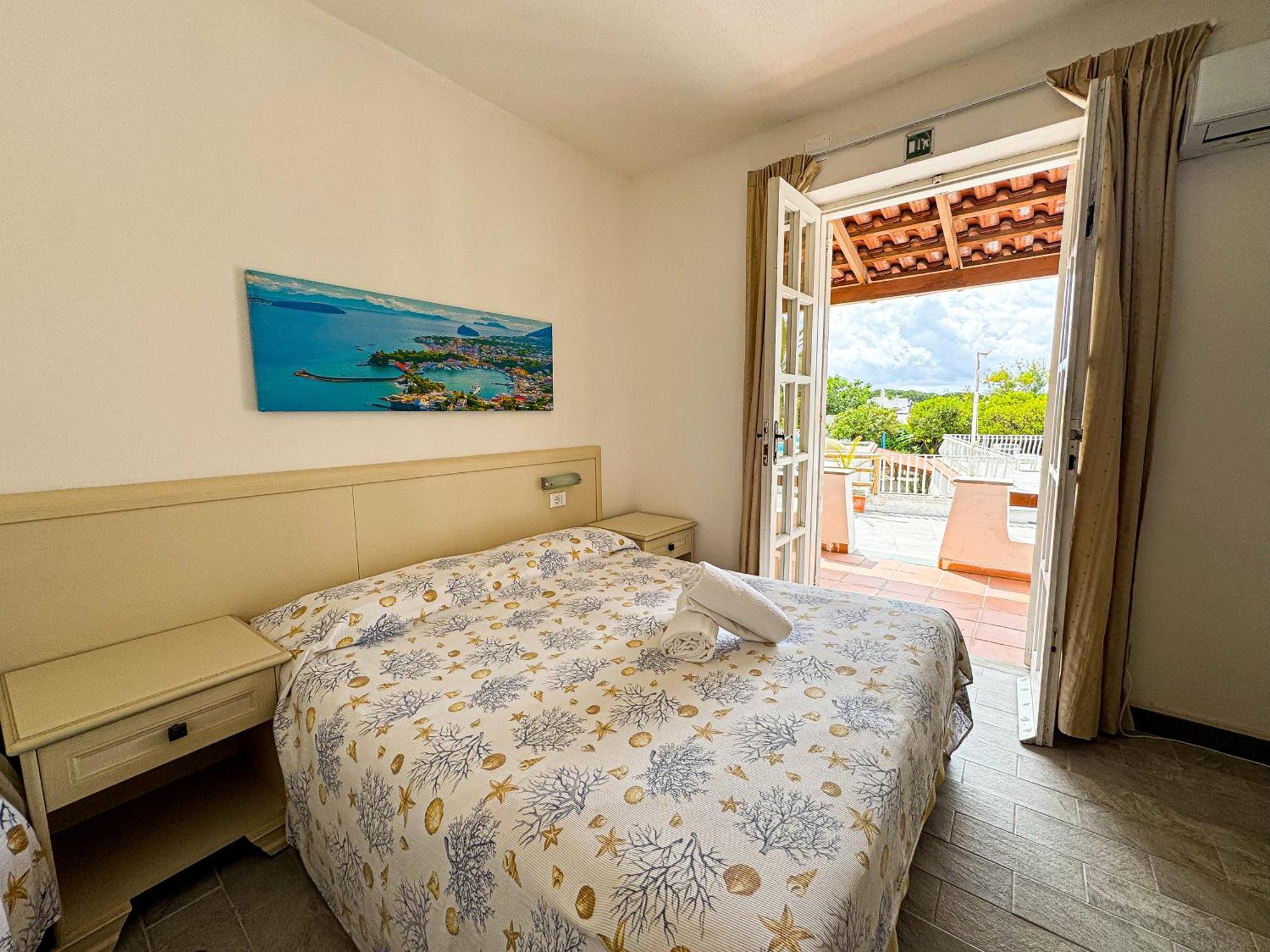 Av Club Terme Colella Hotel Forio  Bagian luar foto